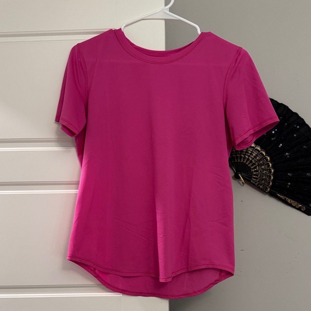 Lululemon Athletica Fuchsia Short Sleeve Tee